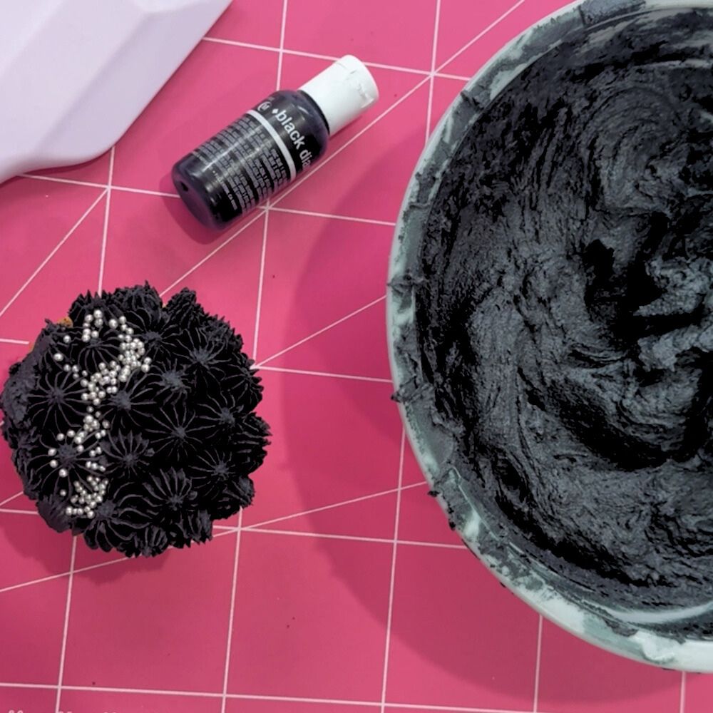 Black Buttercream: 4 Foolproof Ways to Get the Perfect Shade