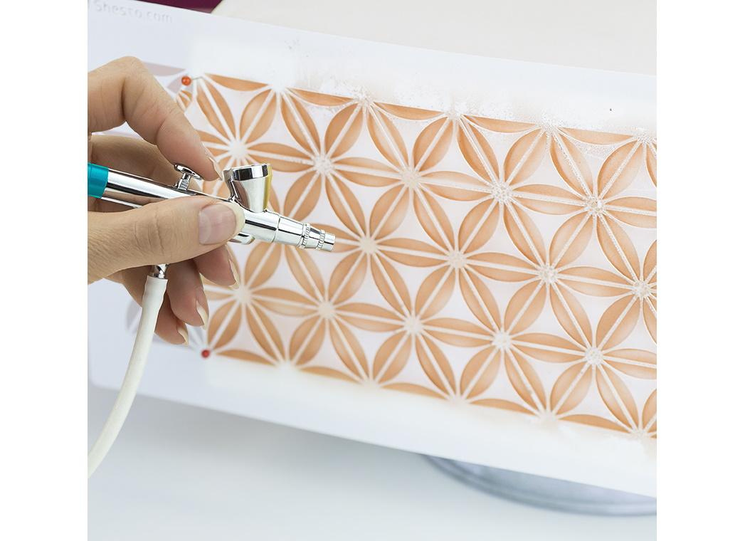 SprayCraft Airbrush & Compressor Kit (with dated colours)