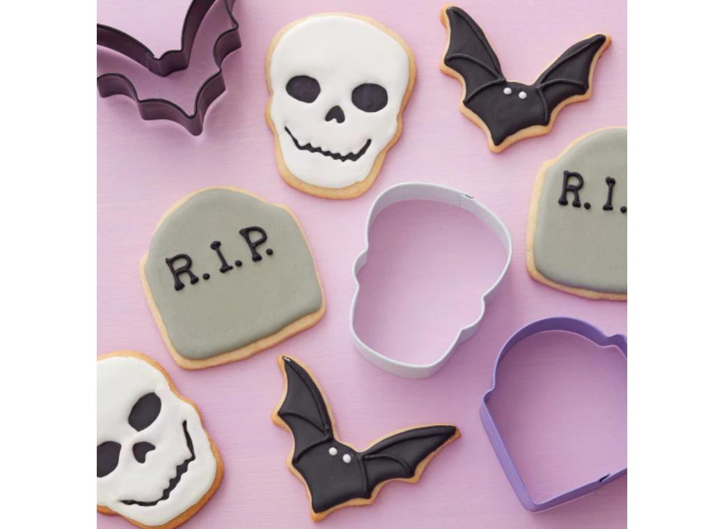 Wilton Skull Tombstone Bat 3pce Cookie Cutter Set
